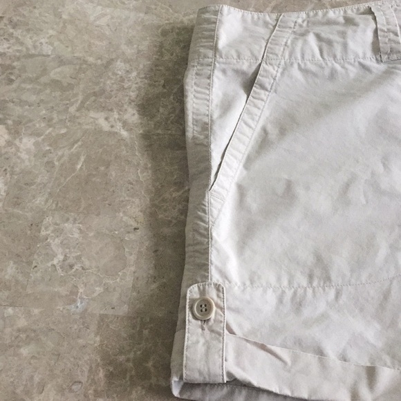 NY & Co Khaki Shorts - Size 12 - Picture 5 of 7